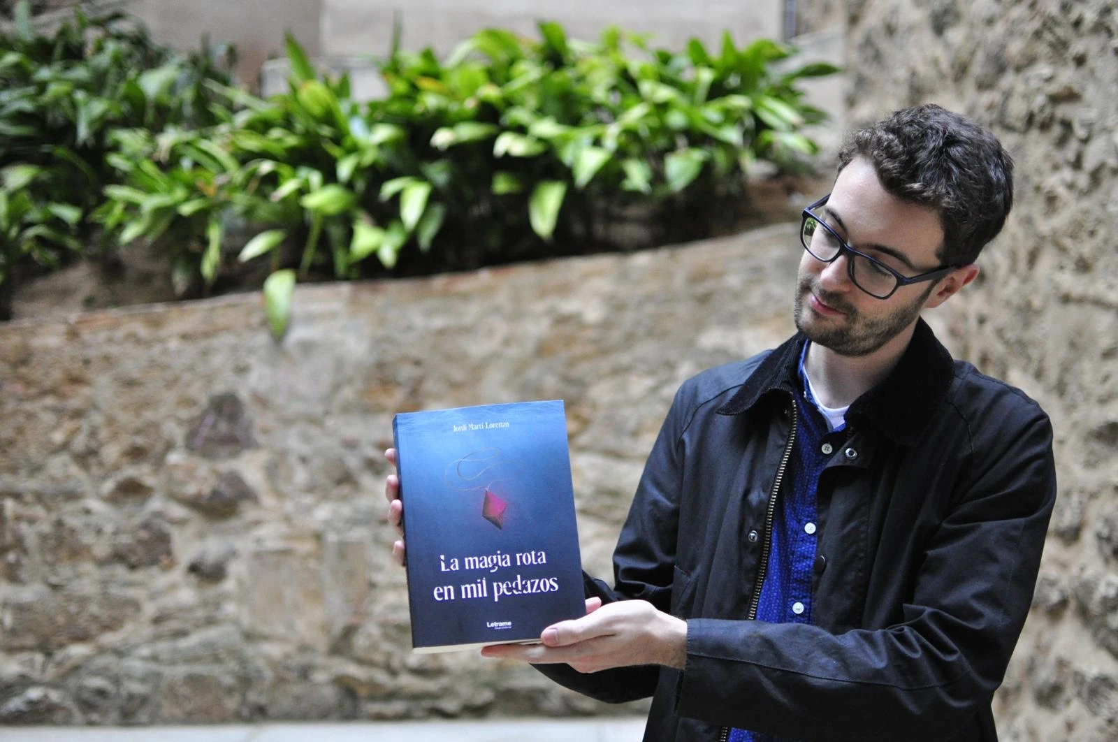 Jordi Martí Lorenzo debuta en la fantasía épica con La magia rota en mil pedazos